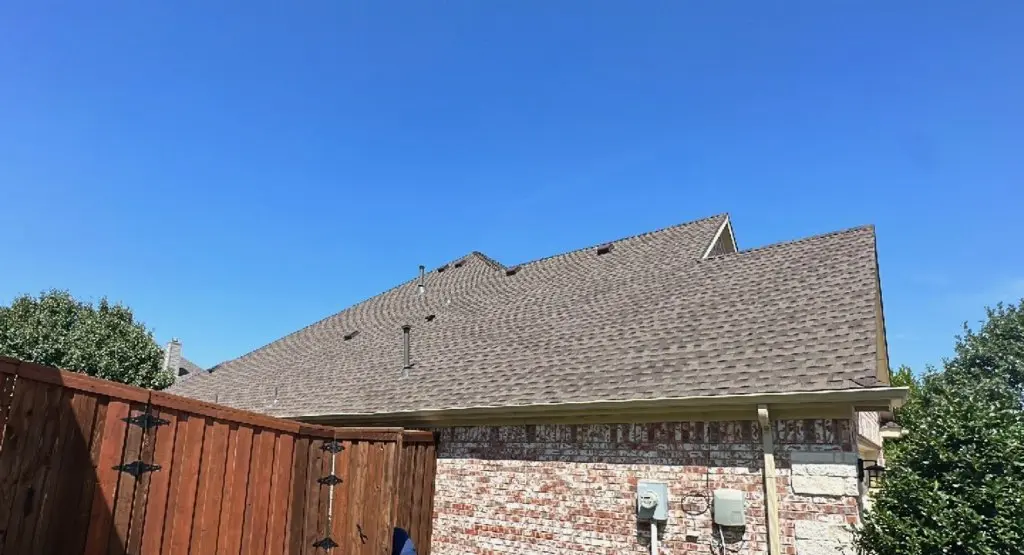 Completed roof replacement project in Oak Ridge